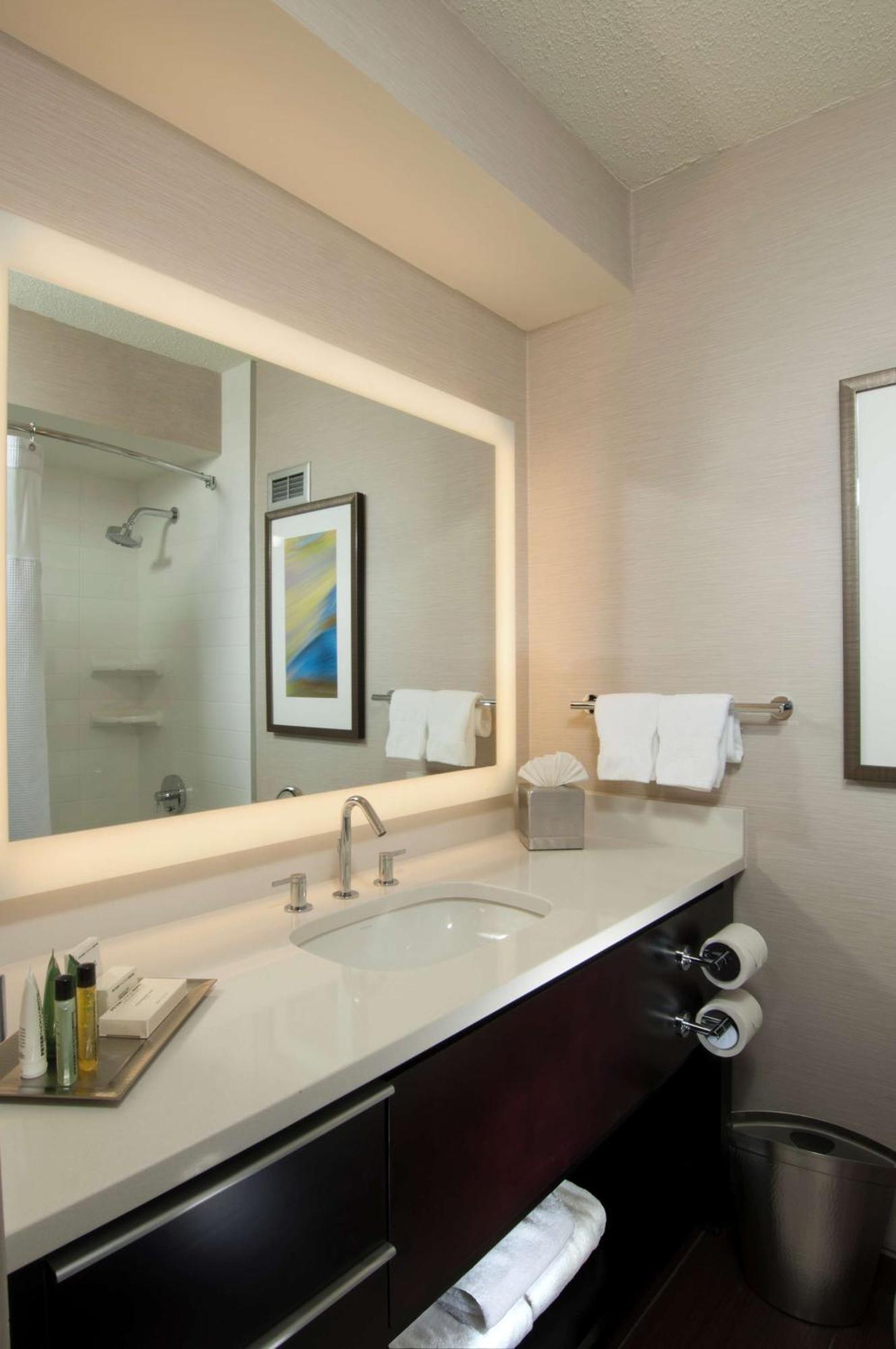 Hilton Albany Hotell Exteriör bild