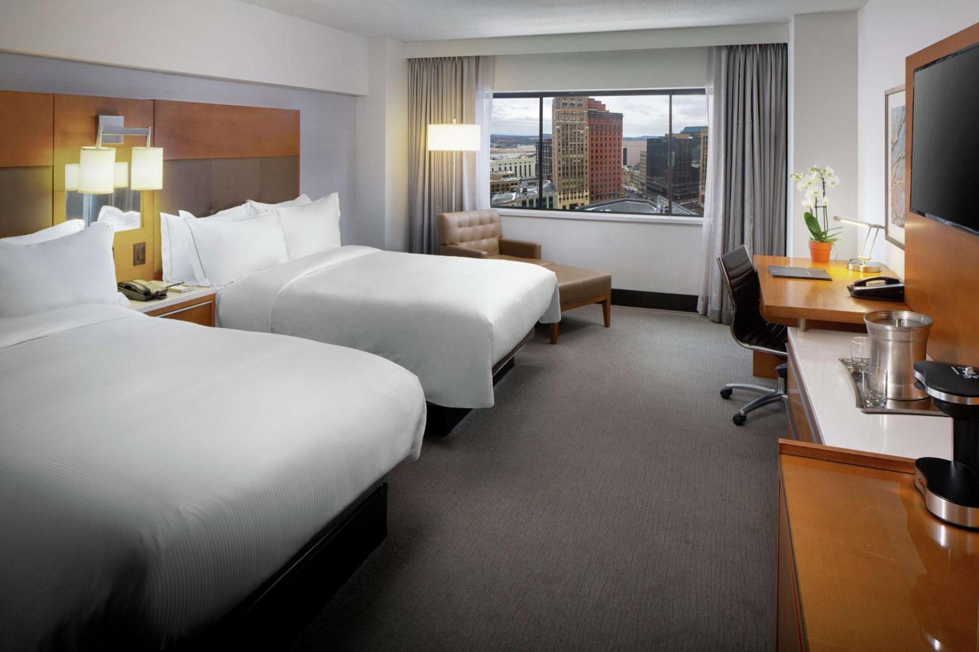 Hilton Albany Hotell Exteriör bild