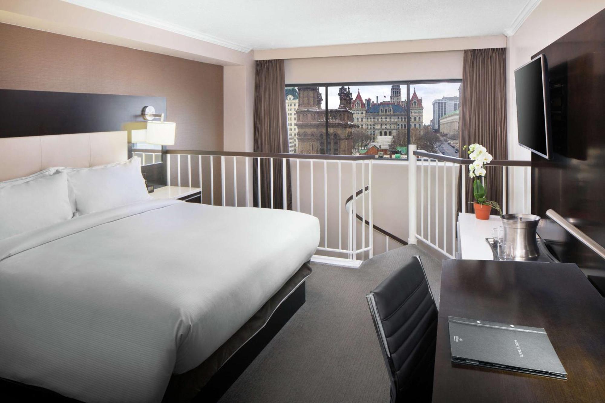 Hilton Albany Hotell Exteriör bild
