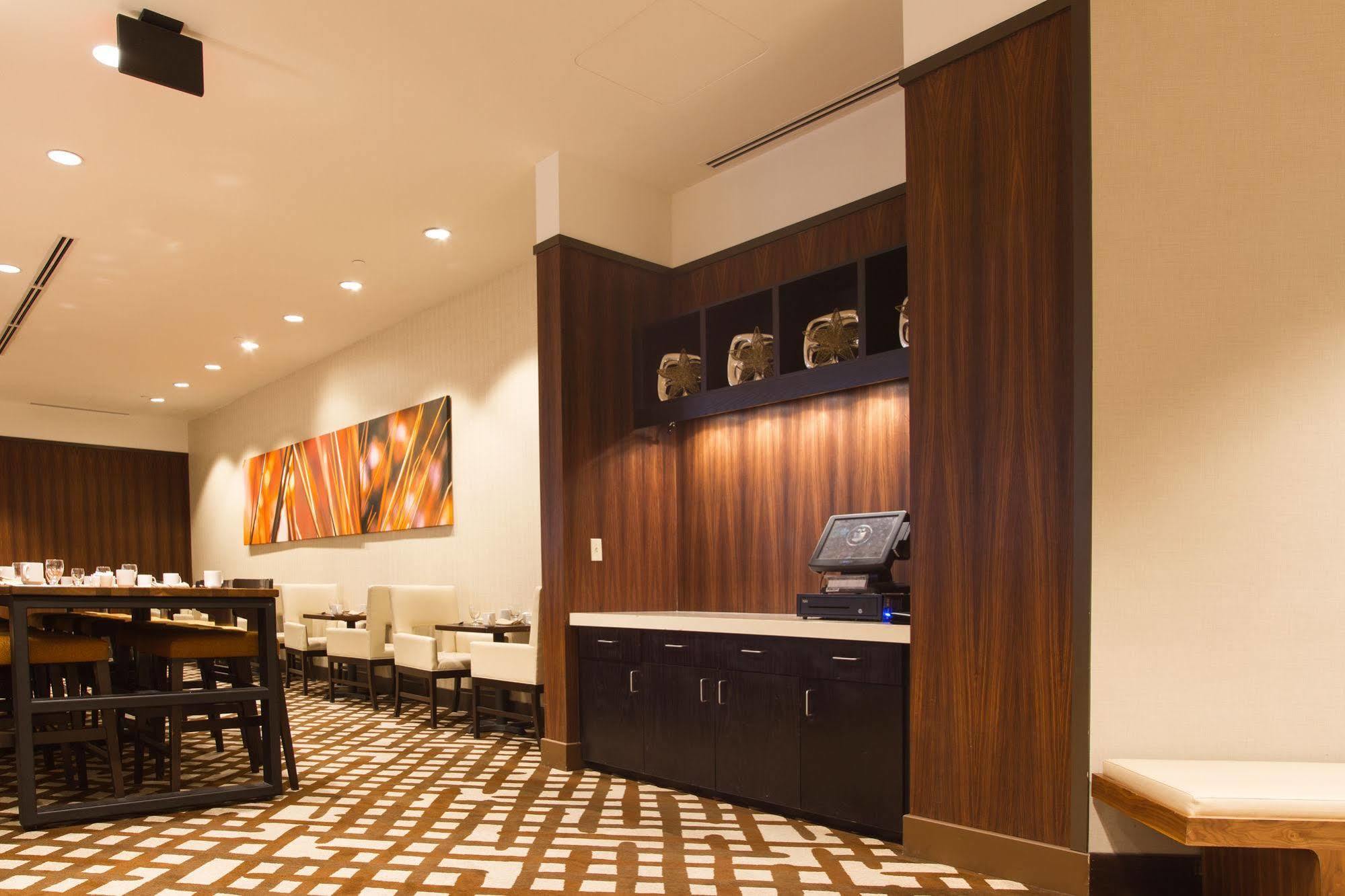 Hilton Albany Hotell Exteriör bild