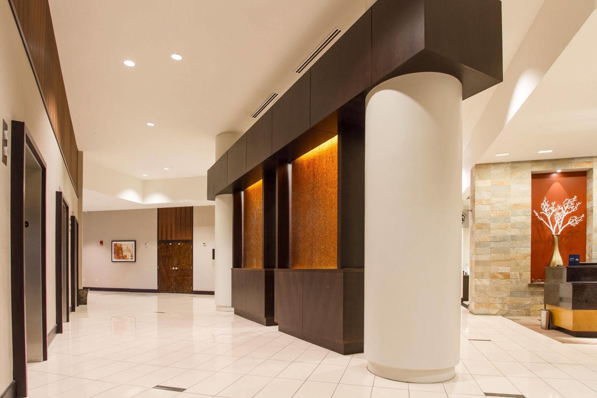 Hilton Albany Hotell Exteriör bild